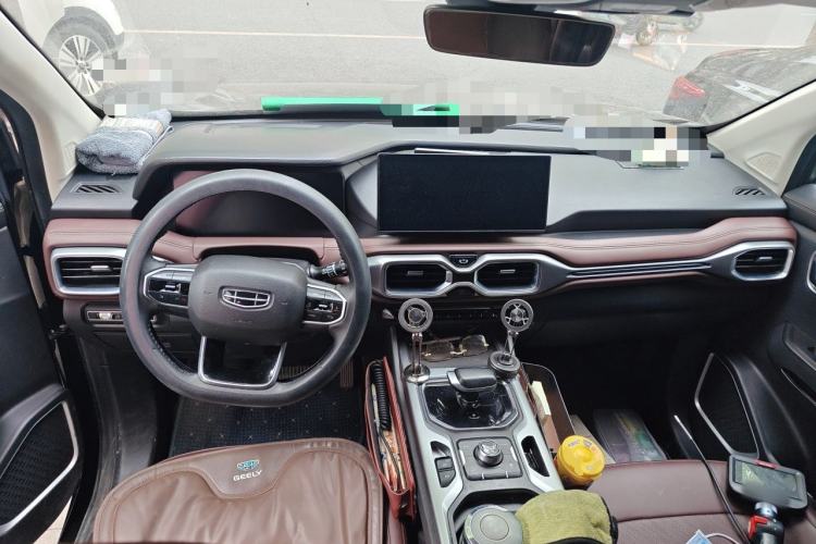 Used Geely Auto Haoyue 2022 1.8TD DCT Luxury 7-Seater Center Console
