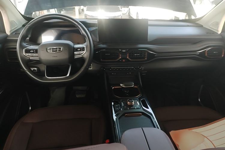 Used Geely Auto Haoyue 2022 1.8TD DCT Black Gold Limited Edition 7-Seater Center Console