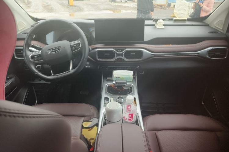 Used Geely Auto Haoyue 2022 1.8TD DCT Luxury 7-Seater Center Console