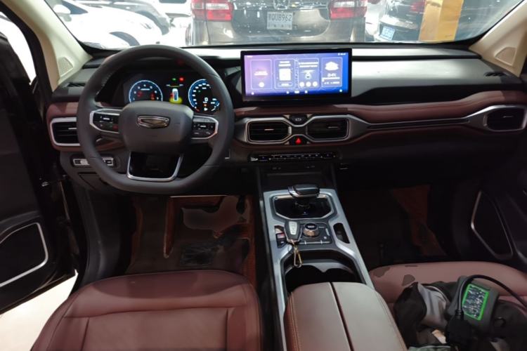 Used Geely Auto Haoyue 2022 1.8TD DCT Luxury 7-Seater Center Console