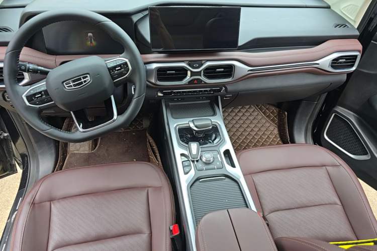 Used Geely Auto Haoyue 2022 1.8TD DCT Luxury 7-Seater Center Console