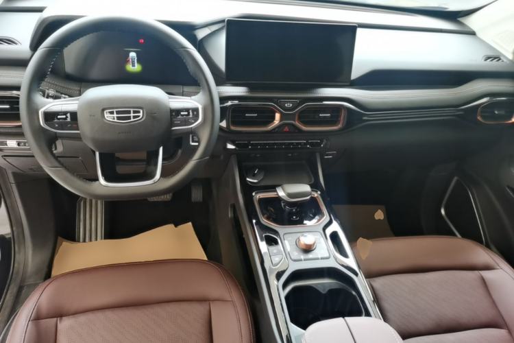 Used Geely Auto Haoyue 2022 1.8TD DCT Black Gold Limited Edition 7-Seater Center Console