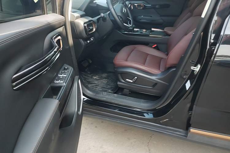 Used Geely Auto Haoyue 2022 1.8TD DCT Black Gold Limited Edition 7-Seater Driver Seat
