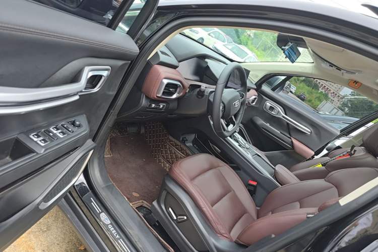 Used Geely Auto Haoyue 2022 1.8TD DCT Luxury 7-Seater Driver Seat