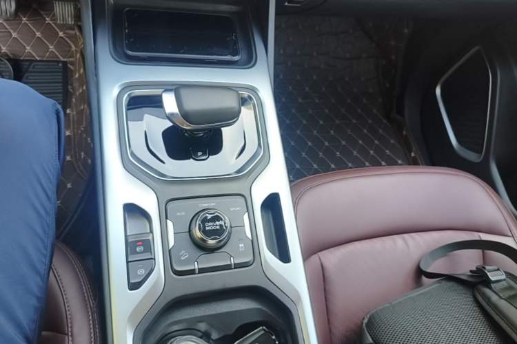 Used Geely Auto Haoyue 2022 1.8TD DCT Luxury Model 5 Seats Gear Lever