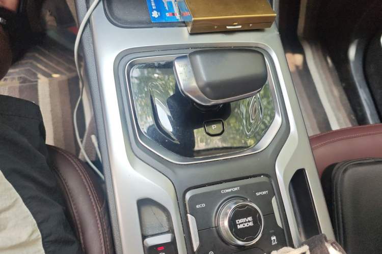 Used Geely Auto Haoyue 2022 1.8TD DCT Luxury 7-Seater Gear Lever