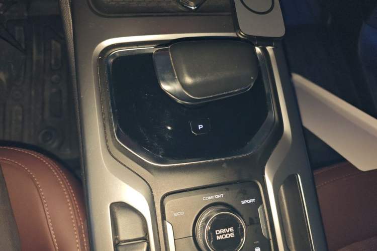 Used Geely Auto Haoyue 2022 1.8TD DCT Luxury 7-Seater Gear Lever