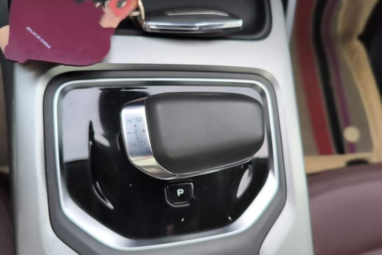 Used Geely Auto Haoyue 2022 1.8TD DCT Flagship 7-Seater Gear Lever