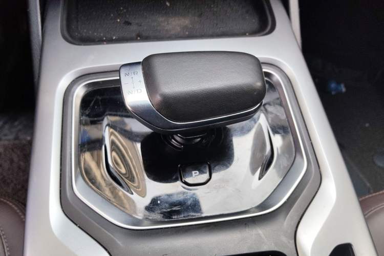 Used Geely Auto Haoyue 2022 1.8TD DCT Luxury 7-Seater Gear Lever
