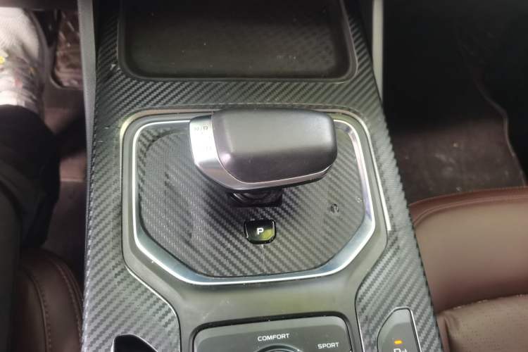 Used Geely Auto Haoyue 2022 1.8TD DCT Flagship 7-Seater Gear Lever