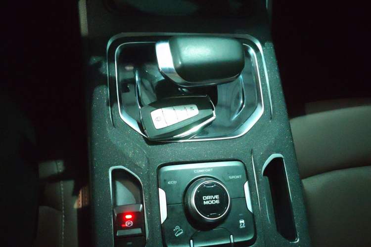 Used Geely Auto Haoyue 2022 1.8TD DCT Luxury 7-Seater Gear Lever