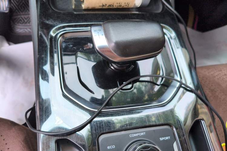 Used Geely Auto Haoyue 2022 1.8TD DCT Luxury 7-Seater Gear Lever
