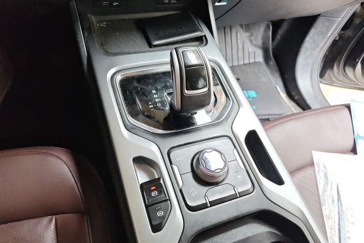 Used Geely Auto Haoyue 2022 1.8TD Automatic Prestige 7-Seater Gear Lever