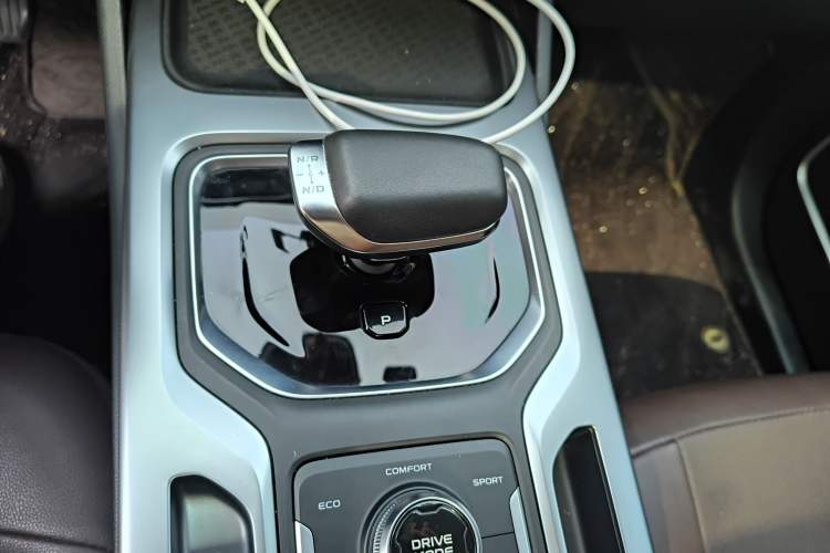 Used Geely Auto Haoyue 2022 1.8TD DCT Luxury 7-Seater Gear Lever