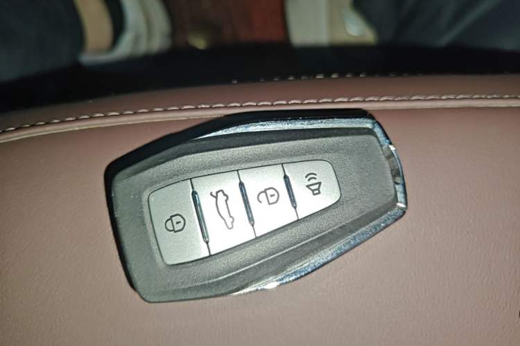 Used Geely Auto Haoyue 2022 1.8TD DCT Luxury 7-Seater Interior 1