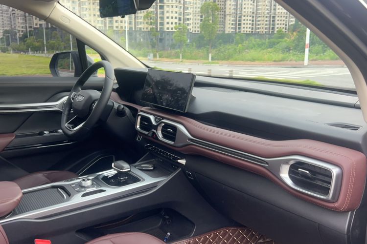 Used Geely Auto Haoyue 2022 1.8TD DCT Luxury 7-Seater Interior 13