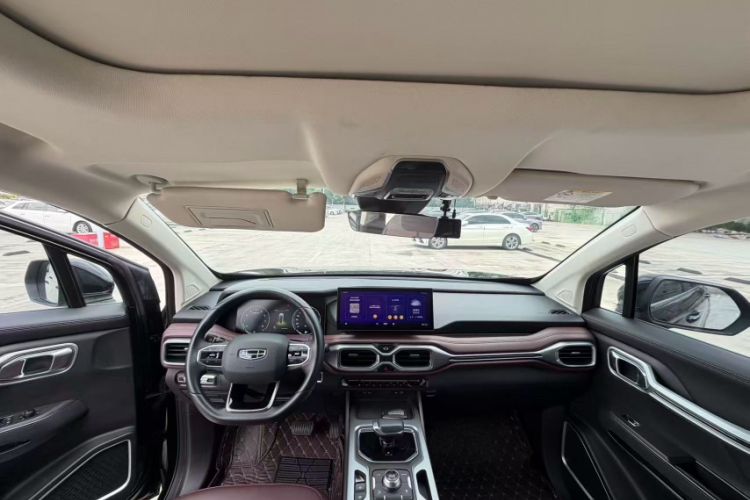 Used Geely Auto Haoyue 2022 1.8TD DCT Luxury Model 5 Seats Interior 2