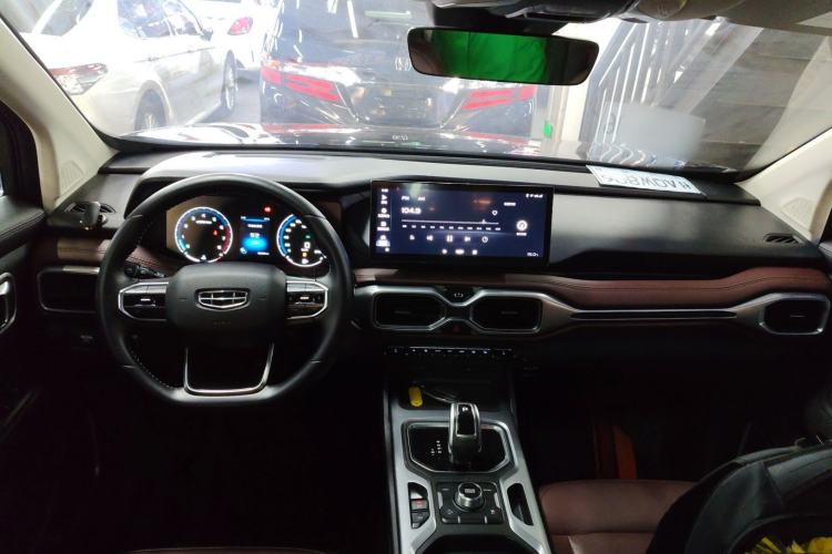 Used Geely Auto Haoyue 2022 1.8TD Automatic Prestige 7-Seater Interior 2