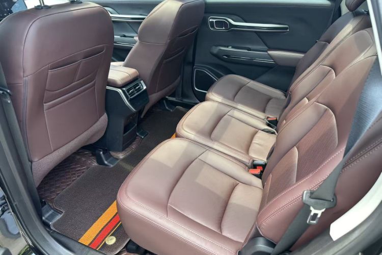 Used Geely Auto Haoyue 2022 1.8TD DCT Flagship 7-Seater Interior 4