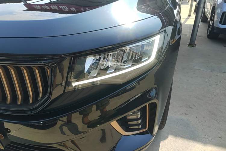 Used Geely Auto Haoyue 2022 1.8TD DCT Black Gold Limited Edition 7-Seater Left Front Headlight