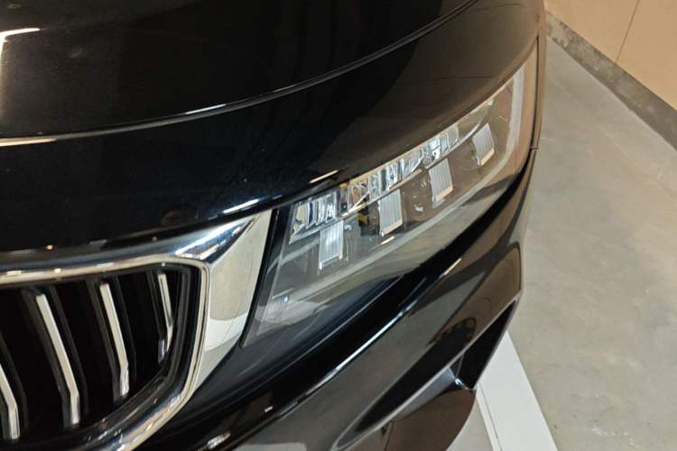Used Geely Auto Haoyue 2022 1.8TD Automatic Prestige 7-Seater Left Front Headlight