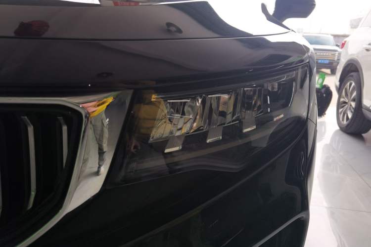 Used Geely Auto Haoyue 2022 1.8TD DCT Luxury 7-Seater Left Front Headlight