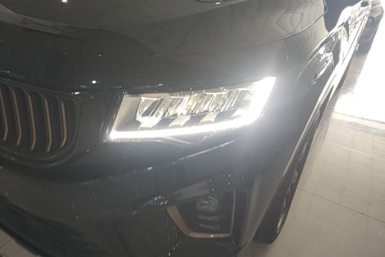 Used Geely Auto Haoyue 2022 1.8TD DCT Black Gold Limited Edition 7-Seater Left Front Headlight