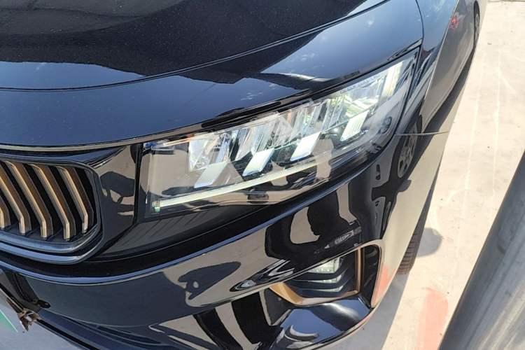 Used Geely Auto Haoyue 2022 1.8TD DCT Black Gold Limited Edition 7-Seater Left Front Headlight