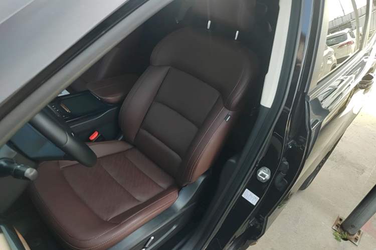 Used Geely Auto Haoyue 2022 1.8TD DCT Black Gold Limited Edition 7-Seater Left Front Seat