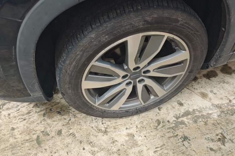 Used Geely Auto Haoyue 2022 1.8TD DCT Luxury 7-Seater Left Front Wheel Hub