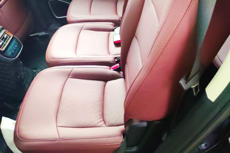 Used Geely Auto Haoyue 2022 1.8TD DCT Black Gold Limited Edition 7-Seater Left Rear Seat