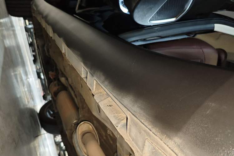 Used Geely Auto Haoyue 2022 1.8TD Automatic Prestige 7-Seater Left Side Sill