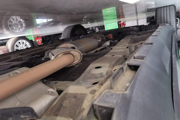 Used Geely Auto Haoyue 2022 1.8TD DCT Luxury 7-Seater Left Side Sill
