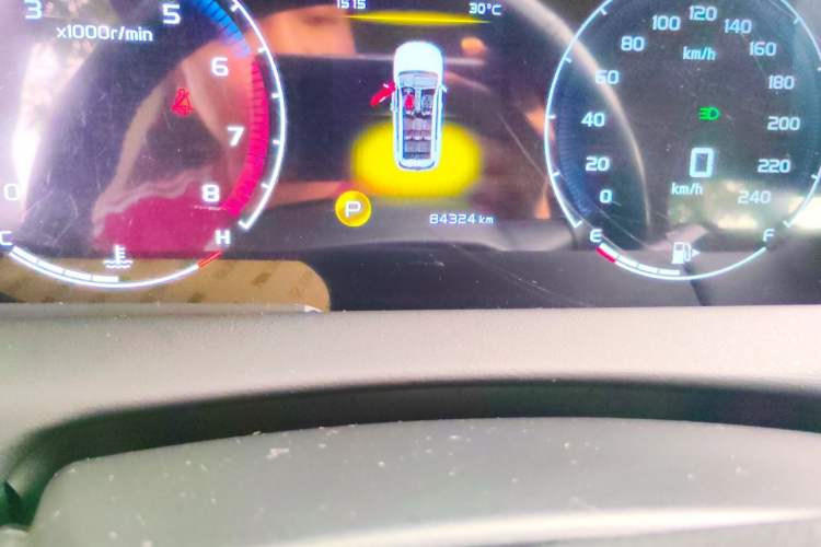Used Geely Auto Haoyue 2022 1.8TD DCT Black Gold Limited Edition 7-Seater Odometer Close Up