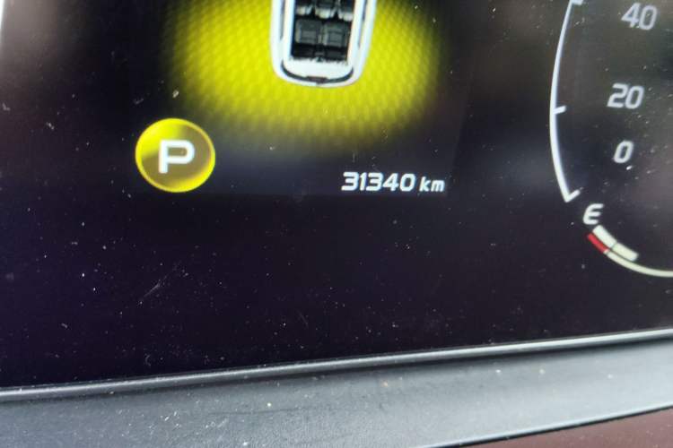 Used Geely Auto Haoyue 2022 1.8TD DCT Luxury 7-Seater Odometer Close Up
