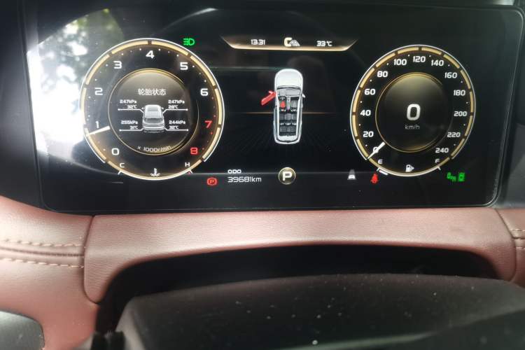Used Geely Auto Haoyue 2022 1.8TD DCT Flagship 7-Seater Odometer Close Up