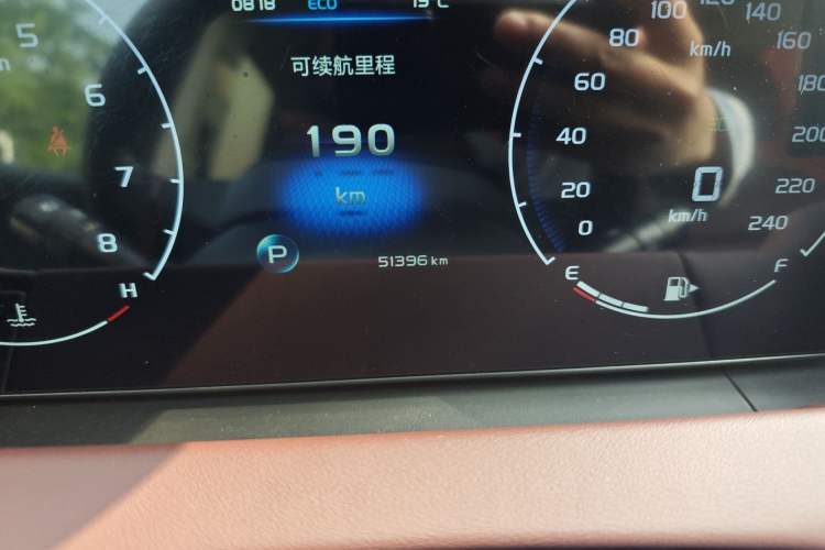Used Geely Auto Haoyue 2022 1.8TD Automatic Prestige 7-Seater Odometer Close Up