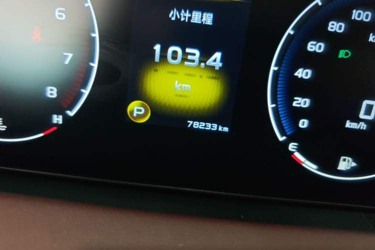 Used Geely Auto Haoyue 2022 1.8TD DCT Luxury 7-Seater Odometer Close Up