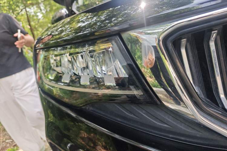 Used Geely Auto Haoyue 2022 1.8TD DCT Luxury 7-Seater Right Front Headlight