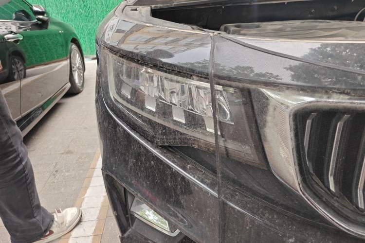 Used Geely Auto Haoyue 2022 1.8TD DCT Luxury 7-Seater Right Front Headlight