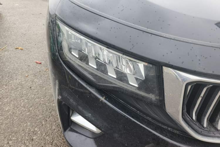 Used Geely Auto Haoyue 2022 1.8TD DCT Luxury 7-Seater Right Front Headlight