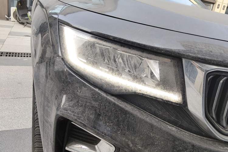 Used Geely Auto Haoyue 2022 1.8TD DCT Luxury 7-Seater Right Front Headlight