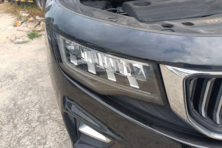 Used Geely Auto Haoyue 2022 1.8TD Automatic Prestige 7-Seater Right Front Headlight