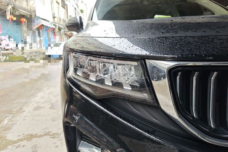 Used Geely Auto Haoyue 2022 1.8TD Automatic Prestige 7-Seater Right Front Headlight