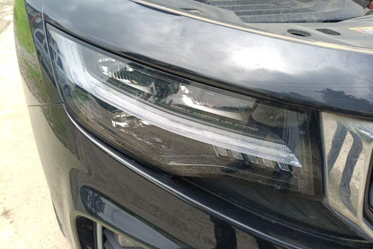 Used Geely Auto Haoyue 2022 1.8TD DCT Flagship 7-Seater Right Front Headlight
