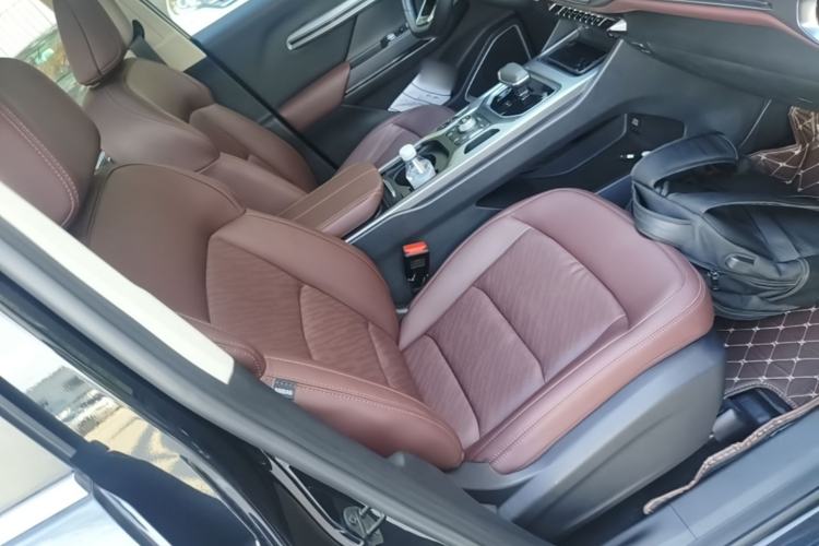 Used Geely Auto Haoyue 2022 1.8TD DCT Luxury Model 5 Seats Right Front Seat