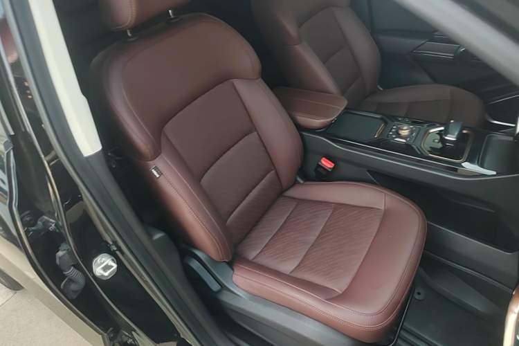 Used Geely Auto Haoyue 2022 1.8TD DCT Black Gold Limited Edition 7-Seater Right Front Seat