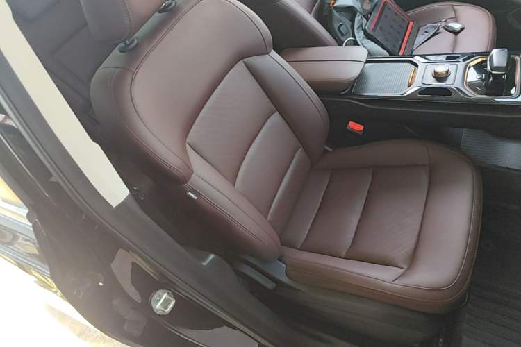 Used Geely Auto Haoyue 2022 1.8TD DCT Black Gold Limited Edition 7-Seater Right Front Seat