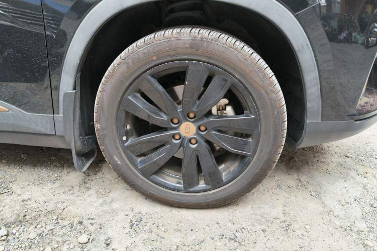 Used Geely Auto Haoyue 2022 1.8TD DCT Black Gold Limited Edition 7-Seater Right Front Wheel Hub