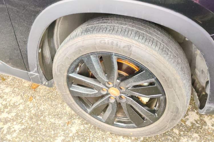 Used Geely Auto Haoyue 2022 1.8TD DCT Black Gold Limited Edition 7-Seater Right Front Wheel Hub